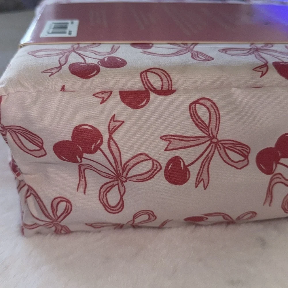 🩷🍒Skinny dip London cherry 6pc sheet set (Queen)
